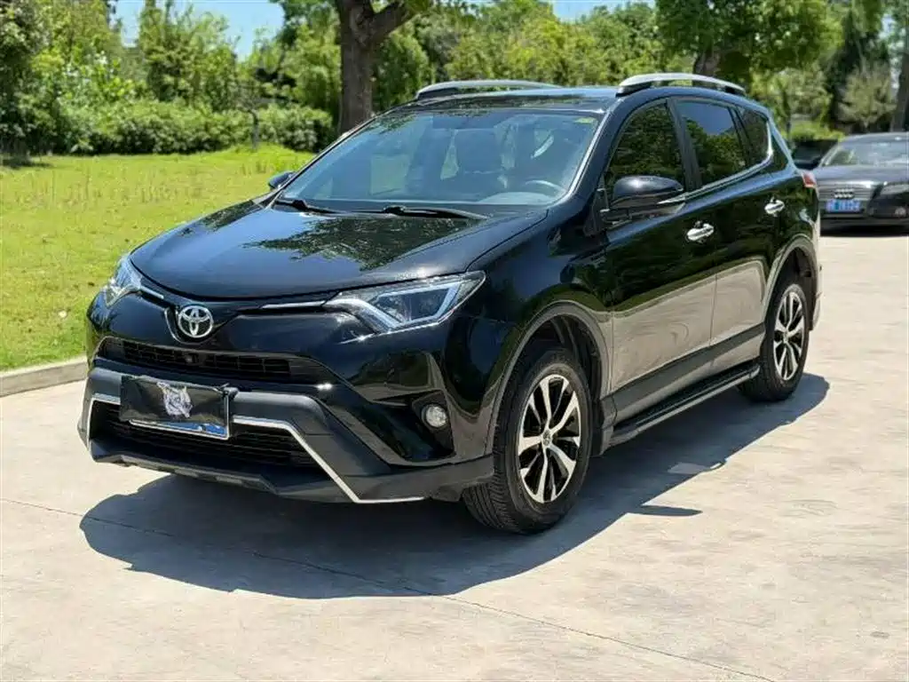 Toyota RAV4 2019 — фото 2
