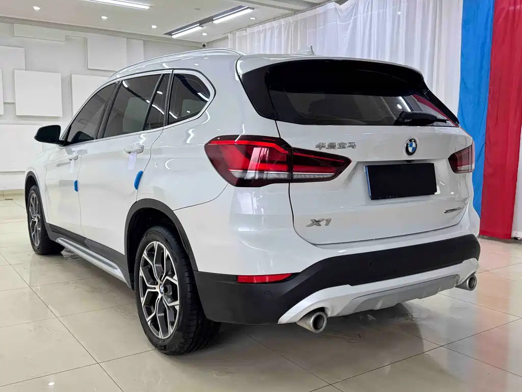 BMW X1 2021 — фото 4