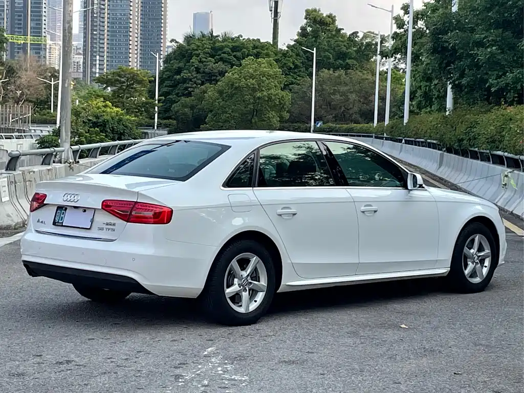 Audi A4L 2014 — фото 4
