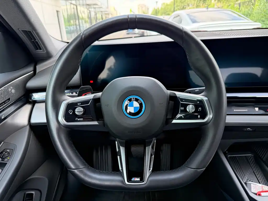 BMW i5 2024 — фото 7