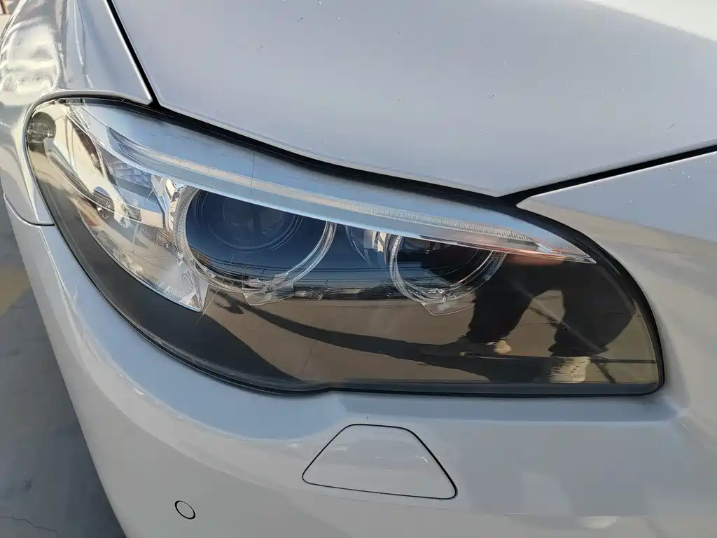 BMW 5 Series 2017 — фото 16
