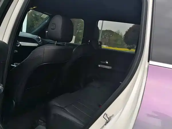 Mercedes-Benz GLB 2024