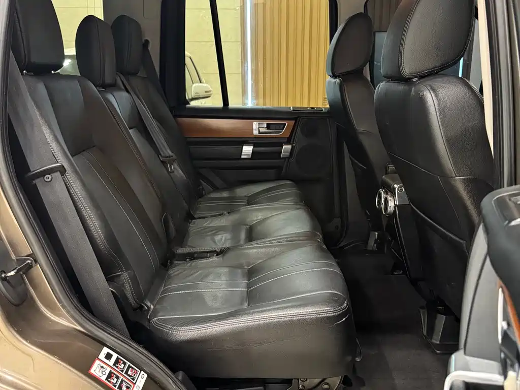 Land Rover Discovery 2012 — фото 20