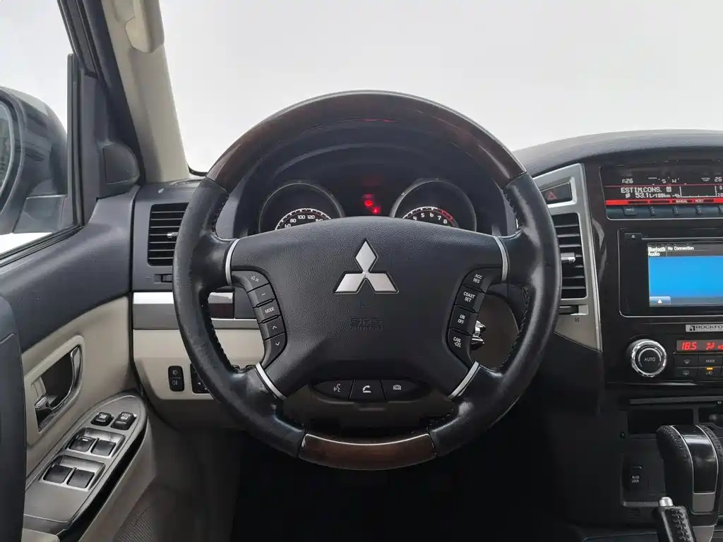 Mitsubishi Pajero 2019 — фото 14