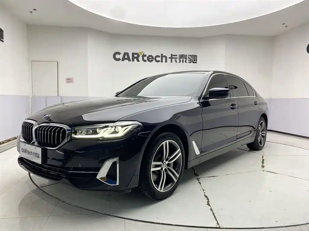 BMW 5 Series 2023 — фото 1