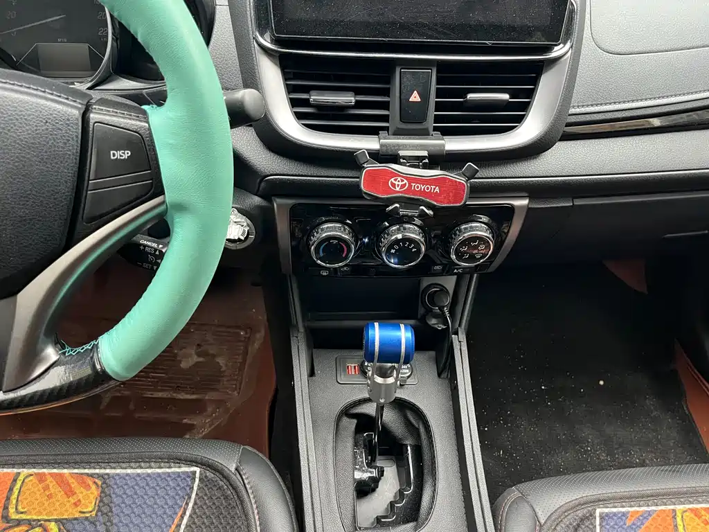 Toyota Yaris L 2022 — фото 11