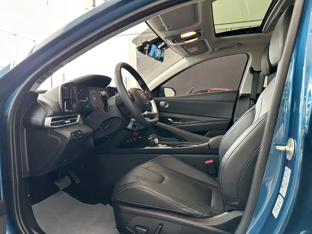 Hyundai Elantra 2022