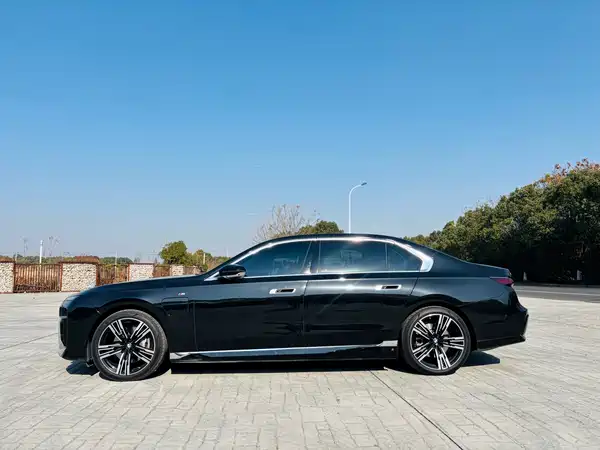 BMW i7 2023
