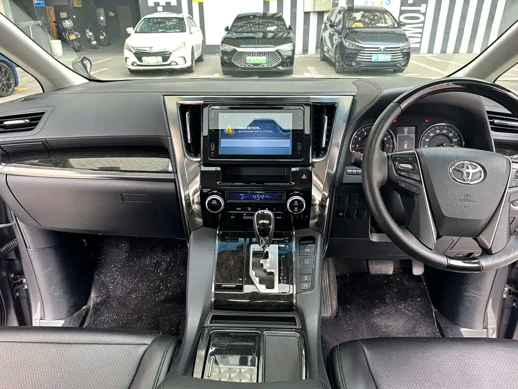 Toyota Alphard 2015 — фото 8