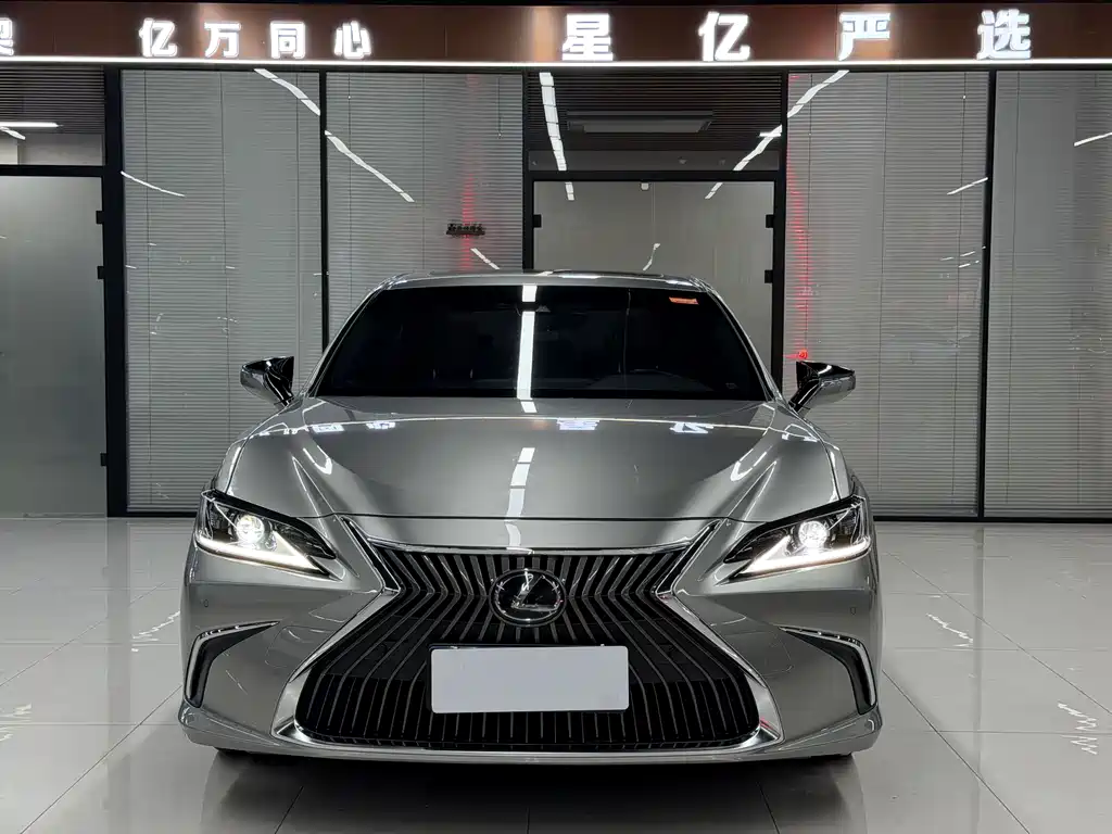 Lexus ES 2020 — фото 2
