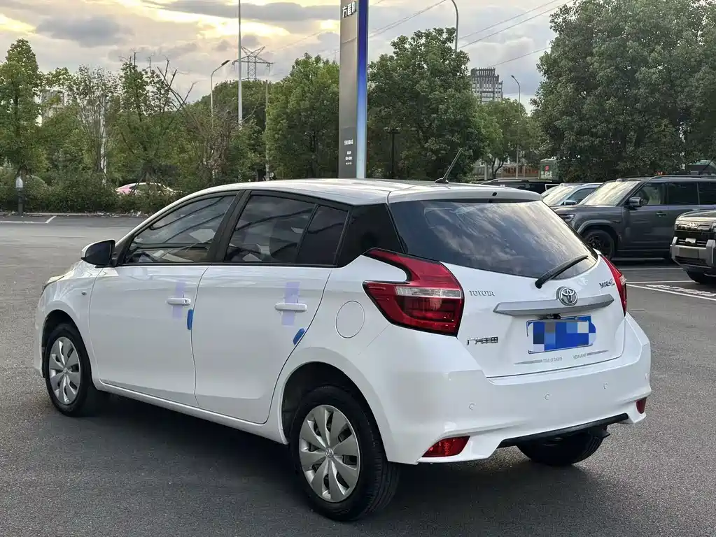 Toyota Yaris L 2018 — фото 17