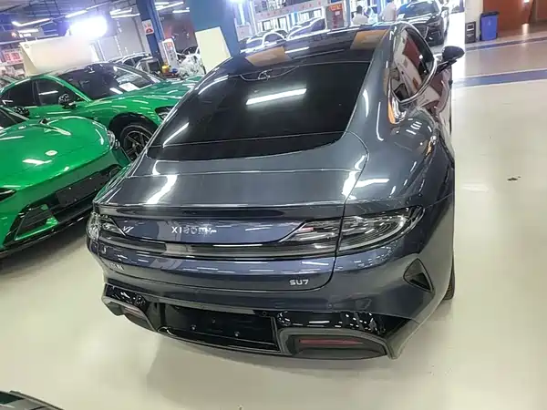 Xiaomi SU7 2025