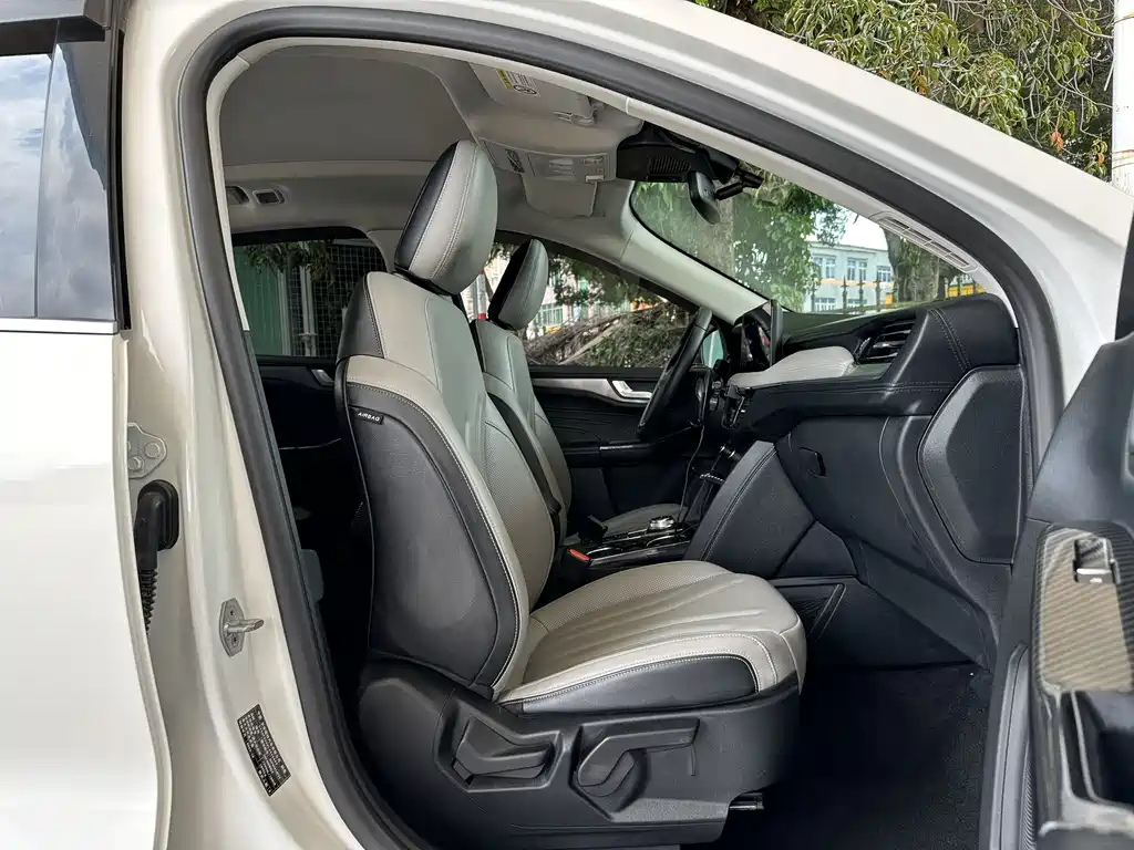 Ford Escape 2021 — фото 15