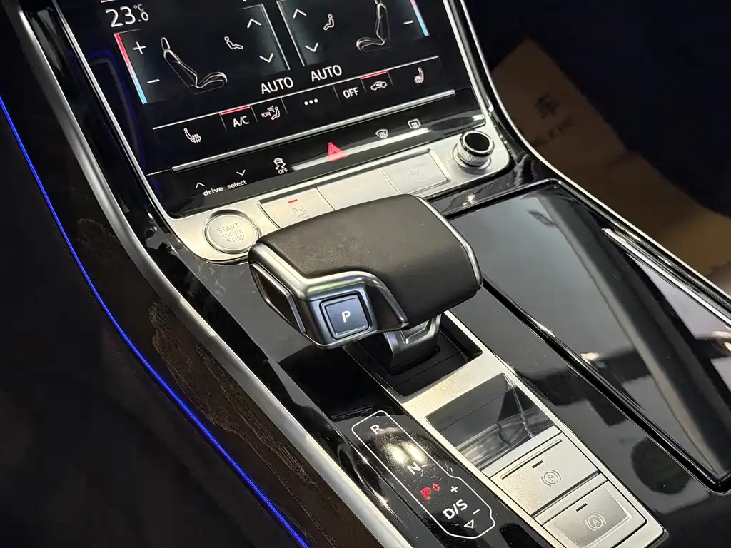 Audi A8 2020 — фото 9