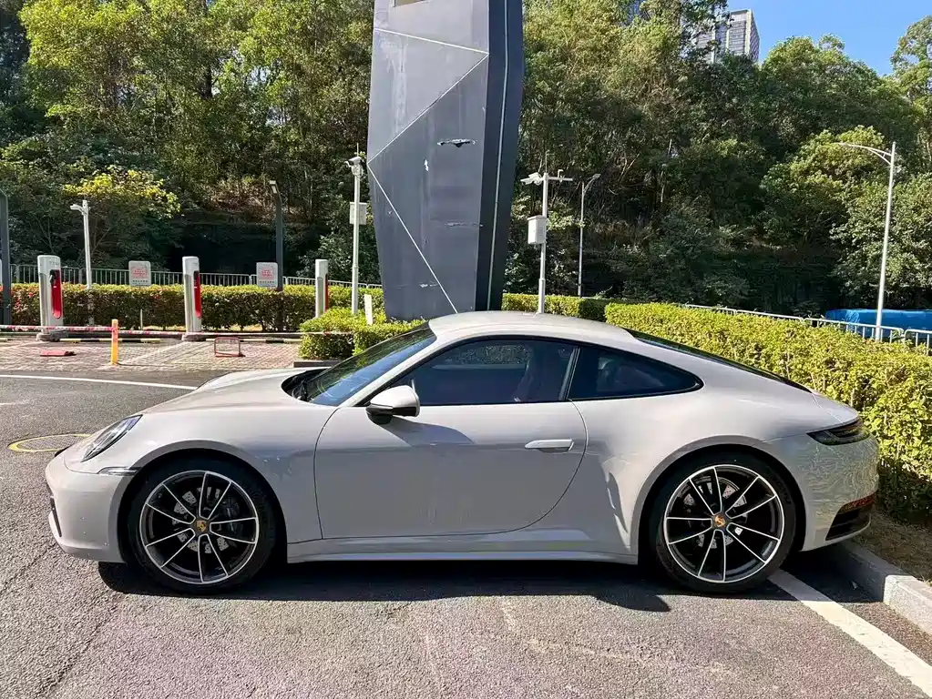 Porsche 911 2025 — фото 2