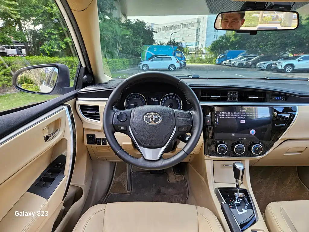 Toyota Corolla 2015 — фото 8