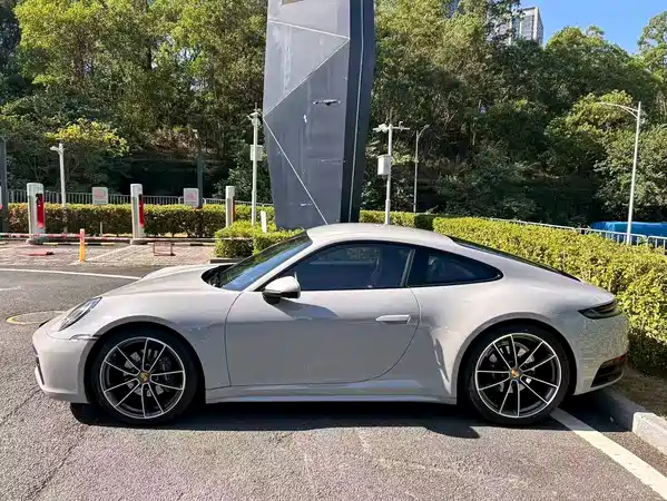Porsche 911 2023