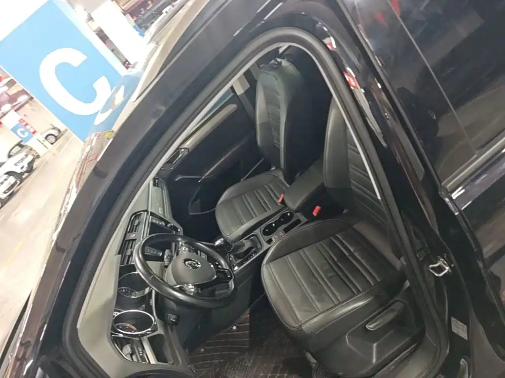 Volkswagen Touran 2018 — фото 15