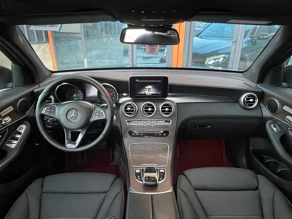 Mercedes-Benz GLC 2017 — фото 14