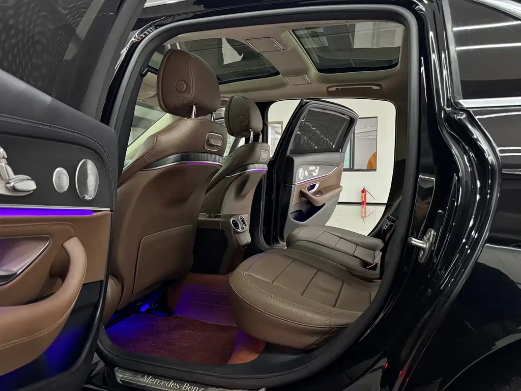 Mercedes-Benz E-Class 2020 — фото 14