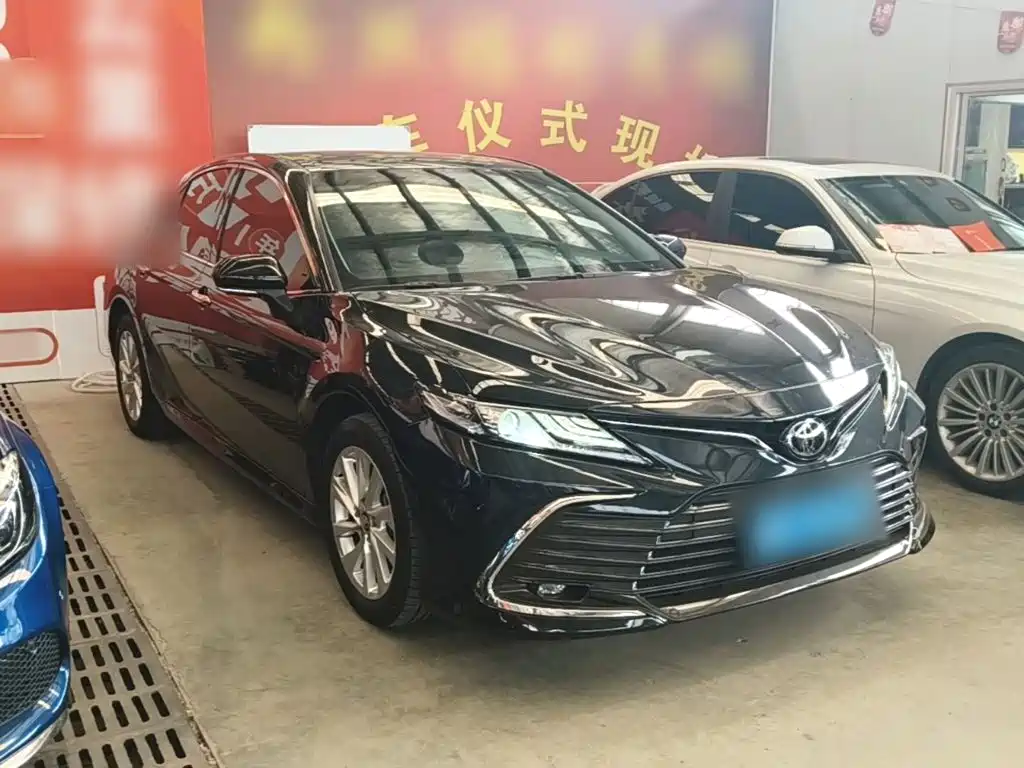 Toyota Camry 2022 — фото 4