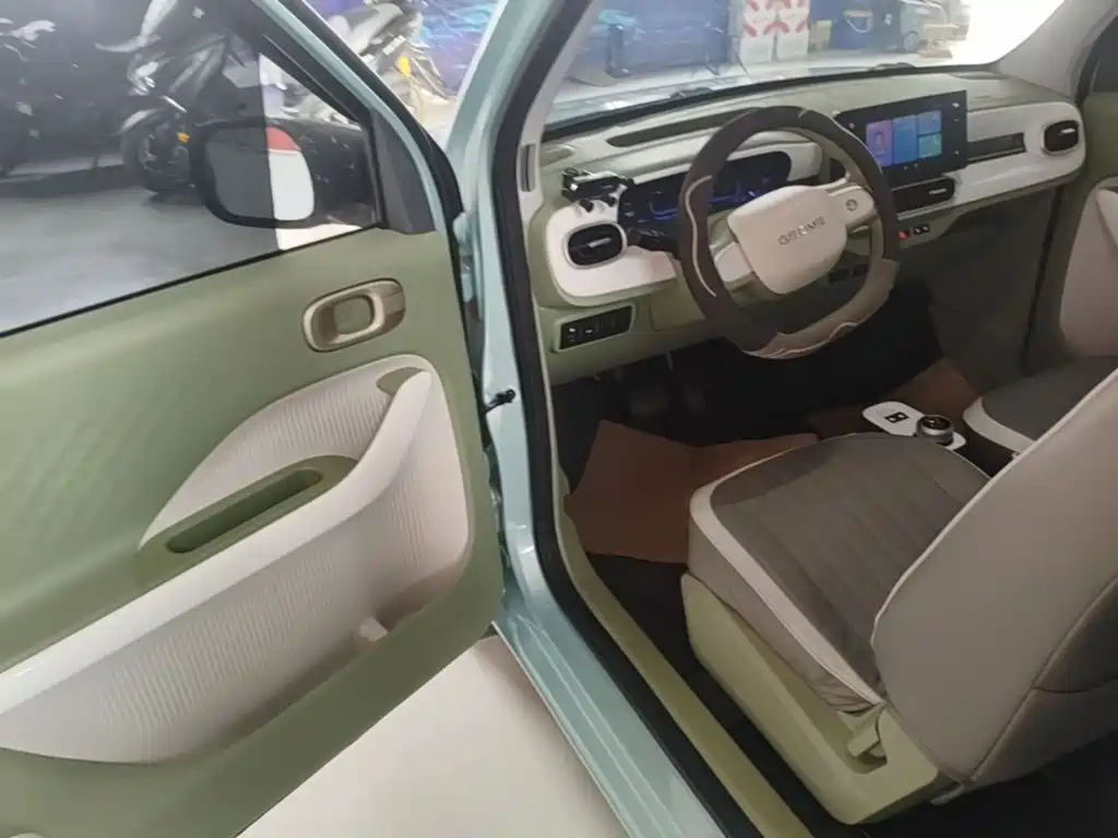 Geely Galaxy Panda 2025 — фото 16