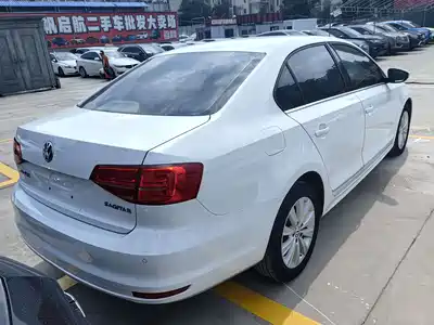 Volkswagen Sagitar 2015