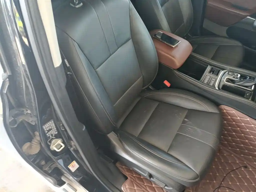 GAC Motor Trumpchi GS8 2017 — фото 25