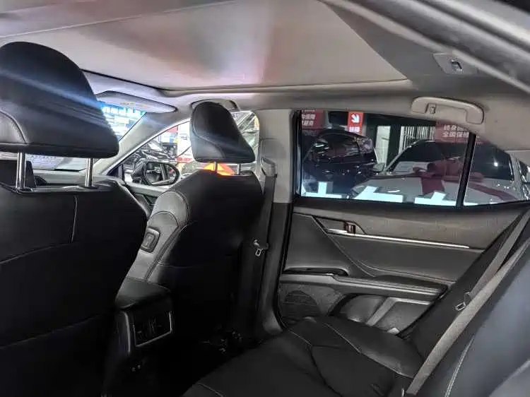 Toyota Camry 2022 — фото 11