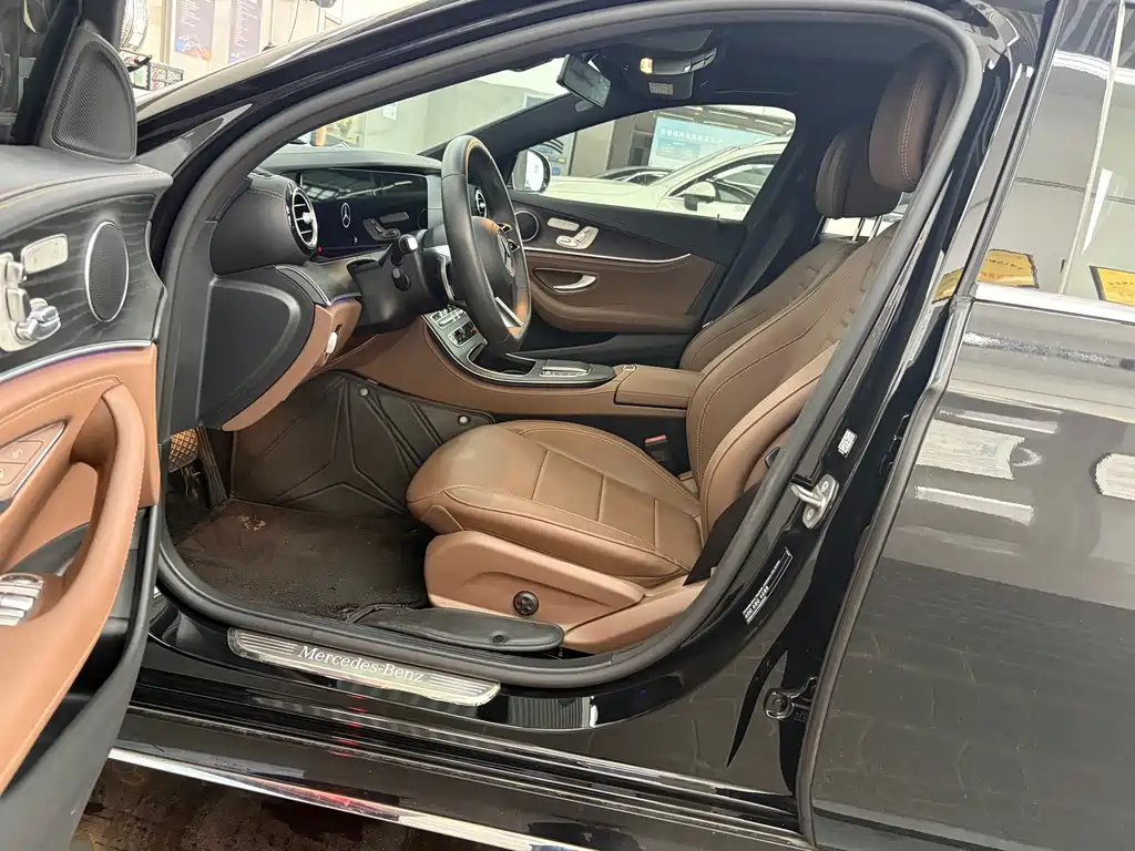 Mercedes-Benz E-Class 2023 — фото 3
