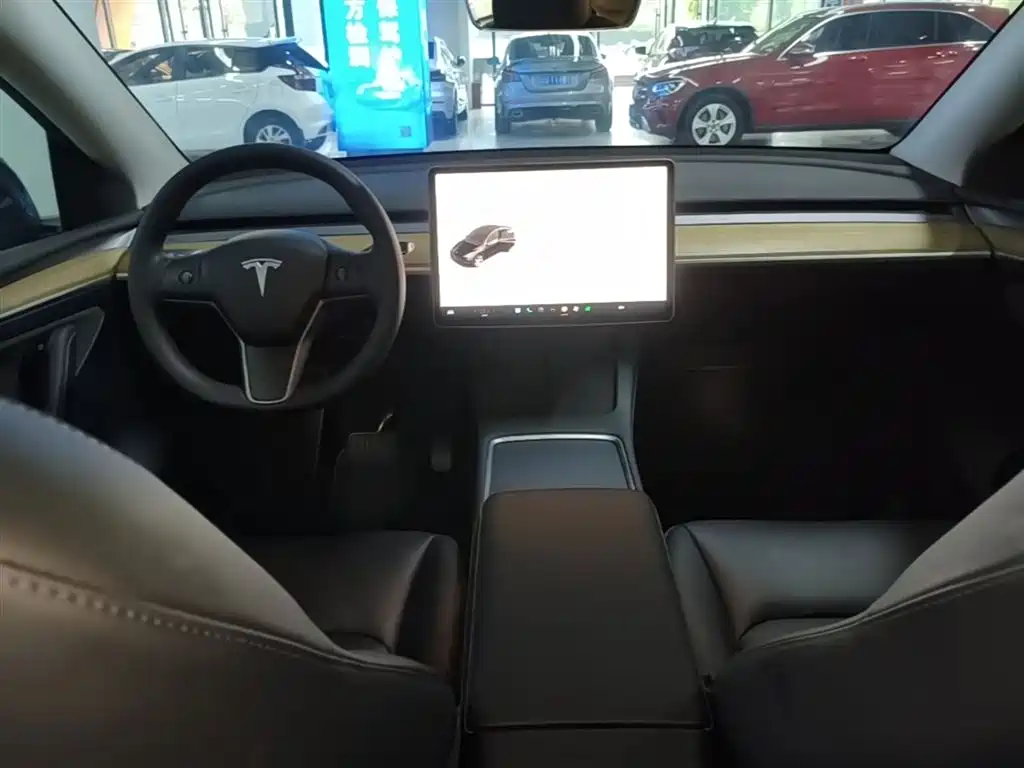 Tesla Model Y 2022 — фото 10