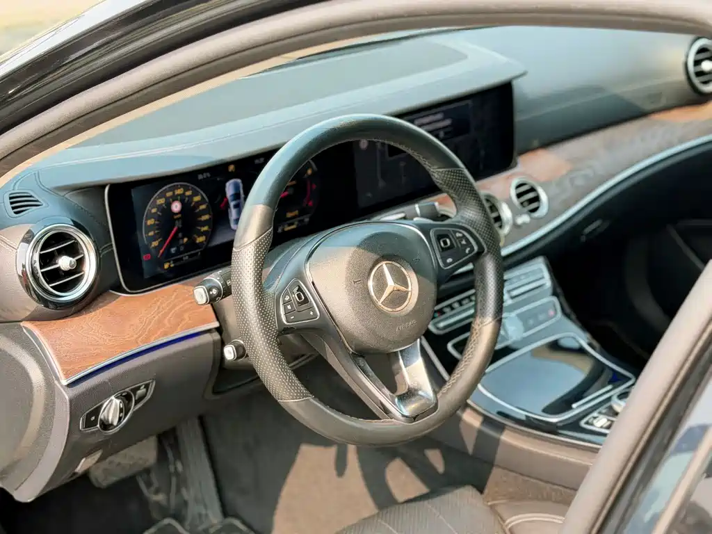 Mercedes-Benz E-Class 2017 — фото 8