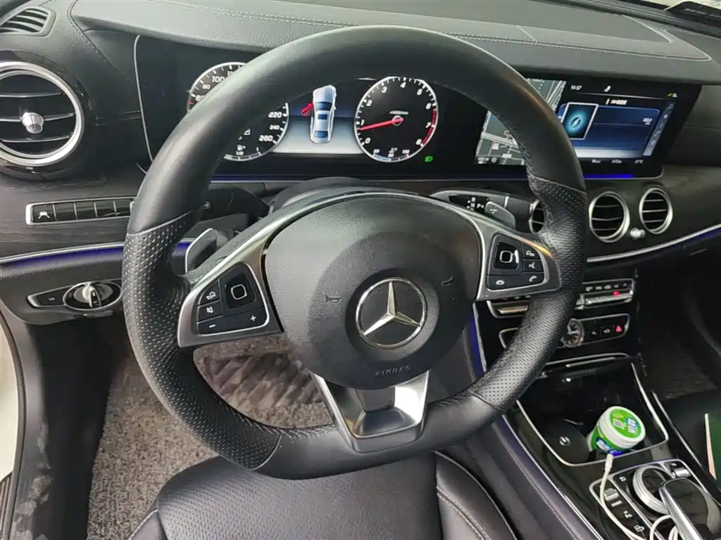 Mercedes-Benz E-Class 2016 — фото 17