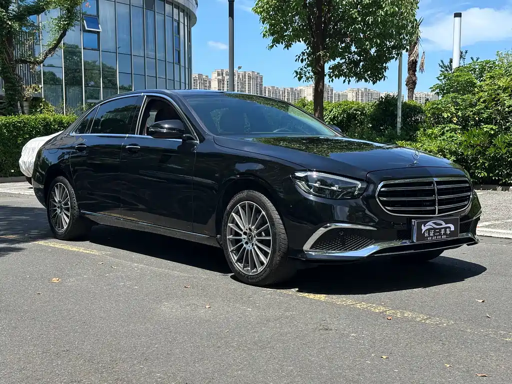 Mercedes-Benz E-Class 2023