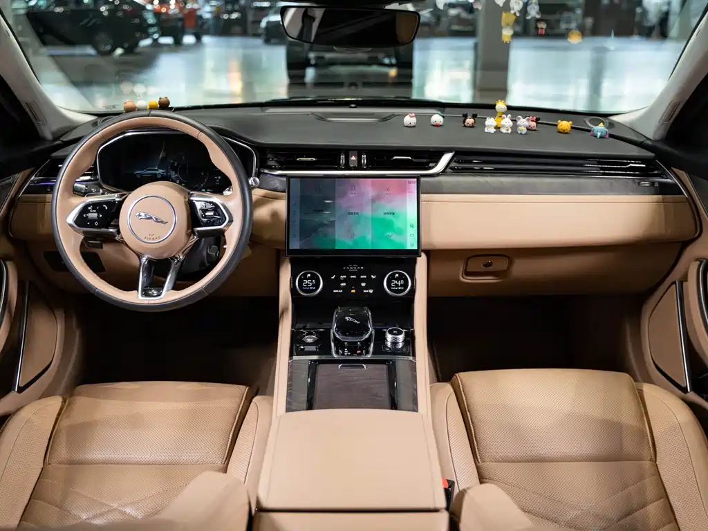Jaguar XFL 2024 — фото 10