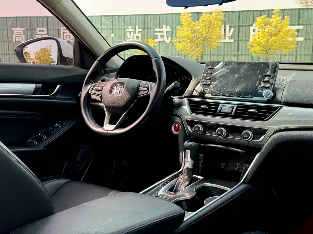 Honda Accord 2020 — фото 18