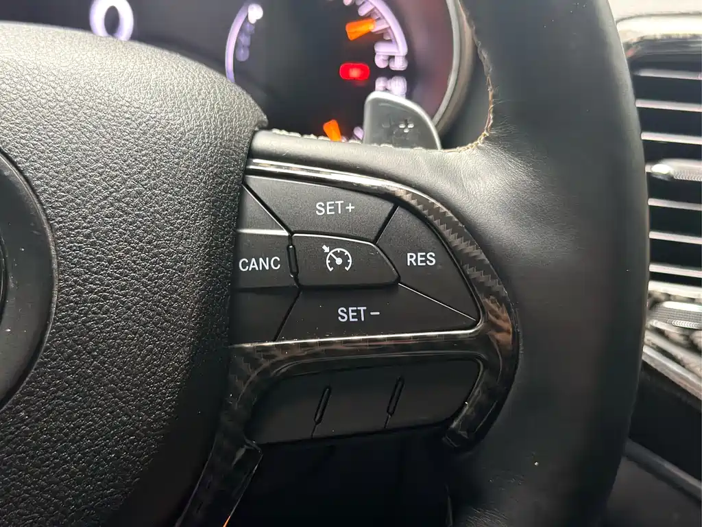 Jeep Grand Cherokee 2018 — фото 17