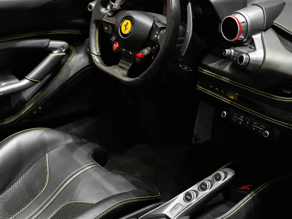 Ferrari F8 2022 — фото 19