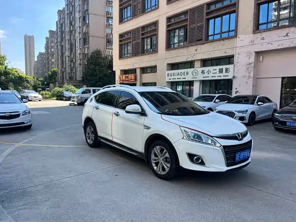 Luxgen You6 SUV 2015