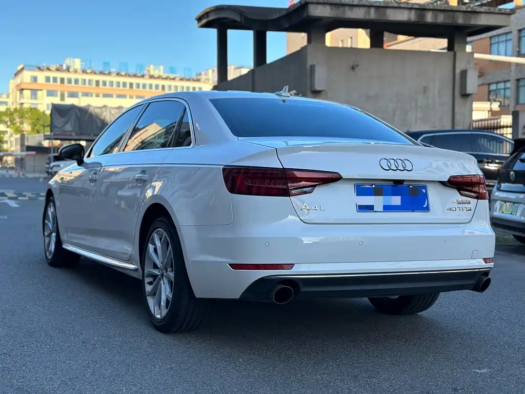 Audi A4L 2018