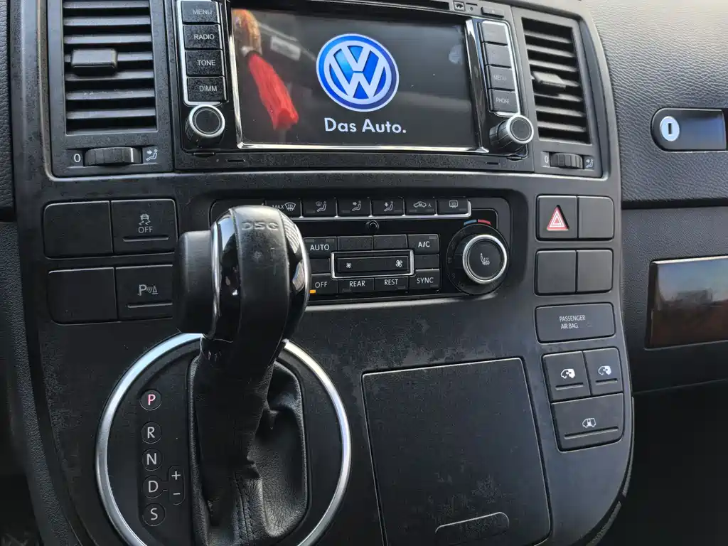 Volkswagen Multivan 2017 — фото 26