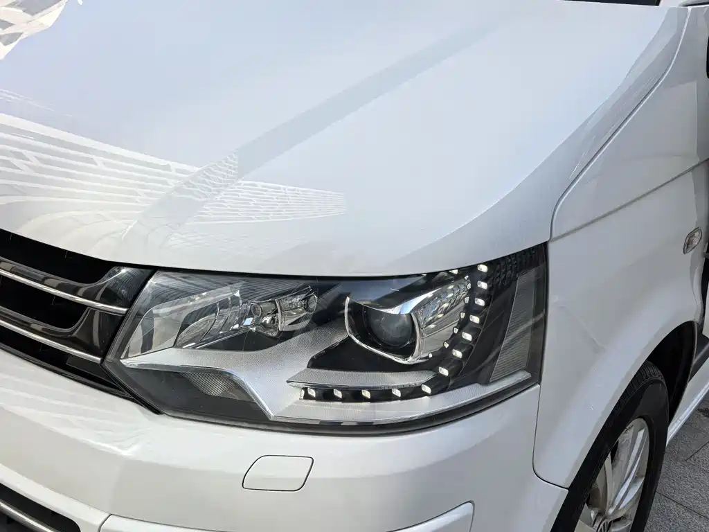 Volkswagen Multivan 2017 — фото 28