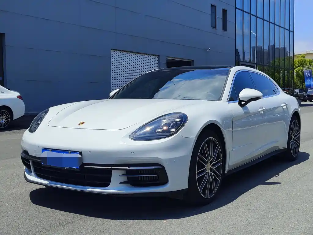 Porsche Panamera 2020 — фото 1