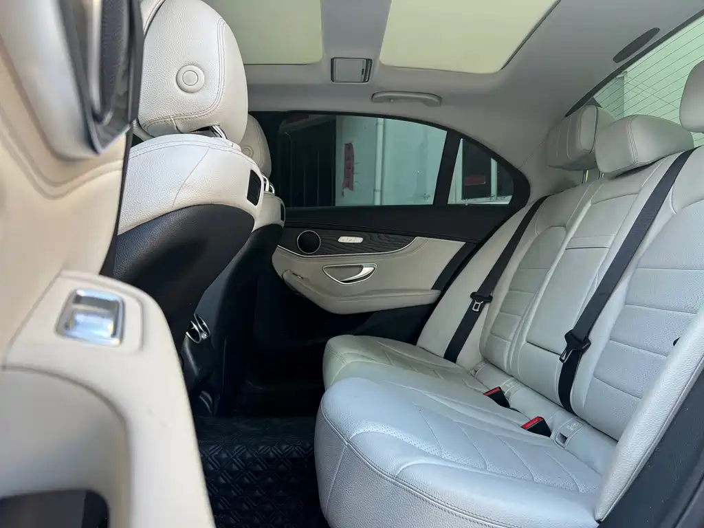 Mercedes-Benz C-Class 2018 — фото 10