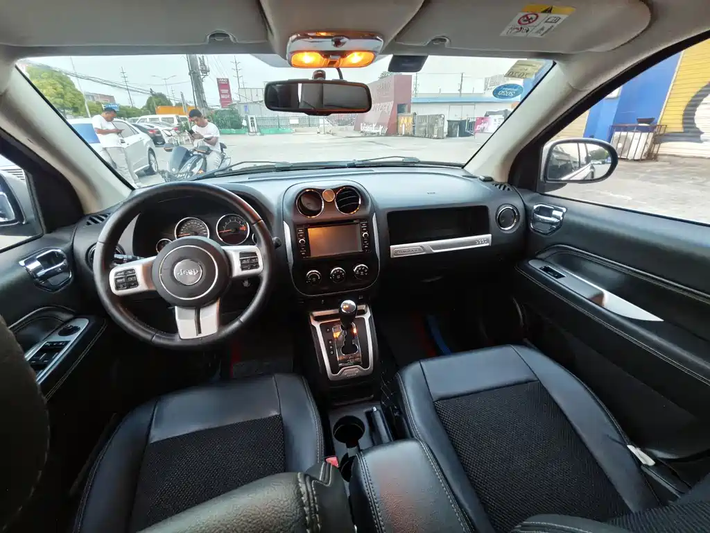 Jeep Compass 2014 — фото 12