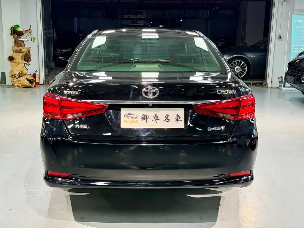 Toyota Crown 2016 — фото 5