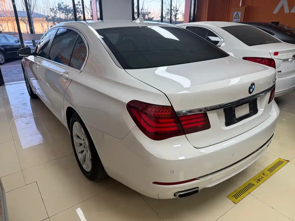 BMW 7 Series 2013 — фото 15