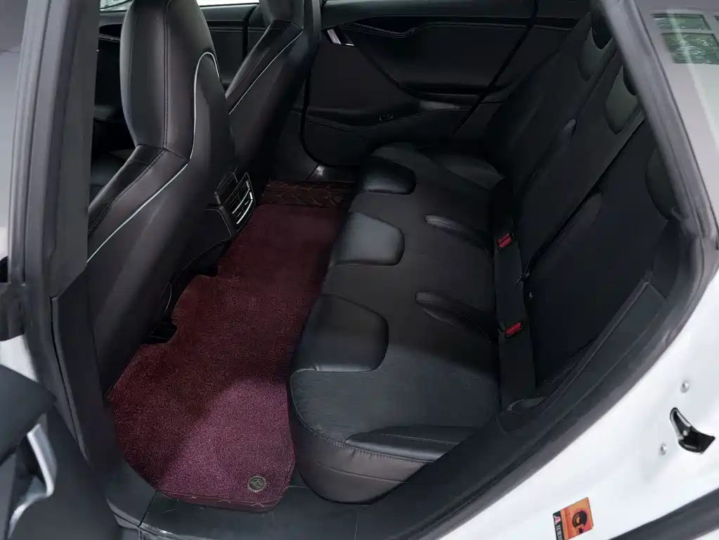 Tesla Model S 2016 — фото 13