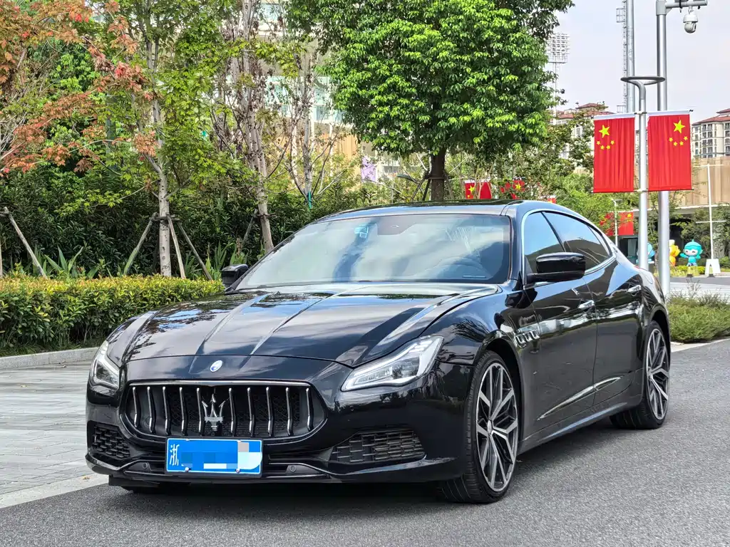 Maserati Quattroporte 2016 — фото 1