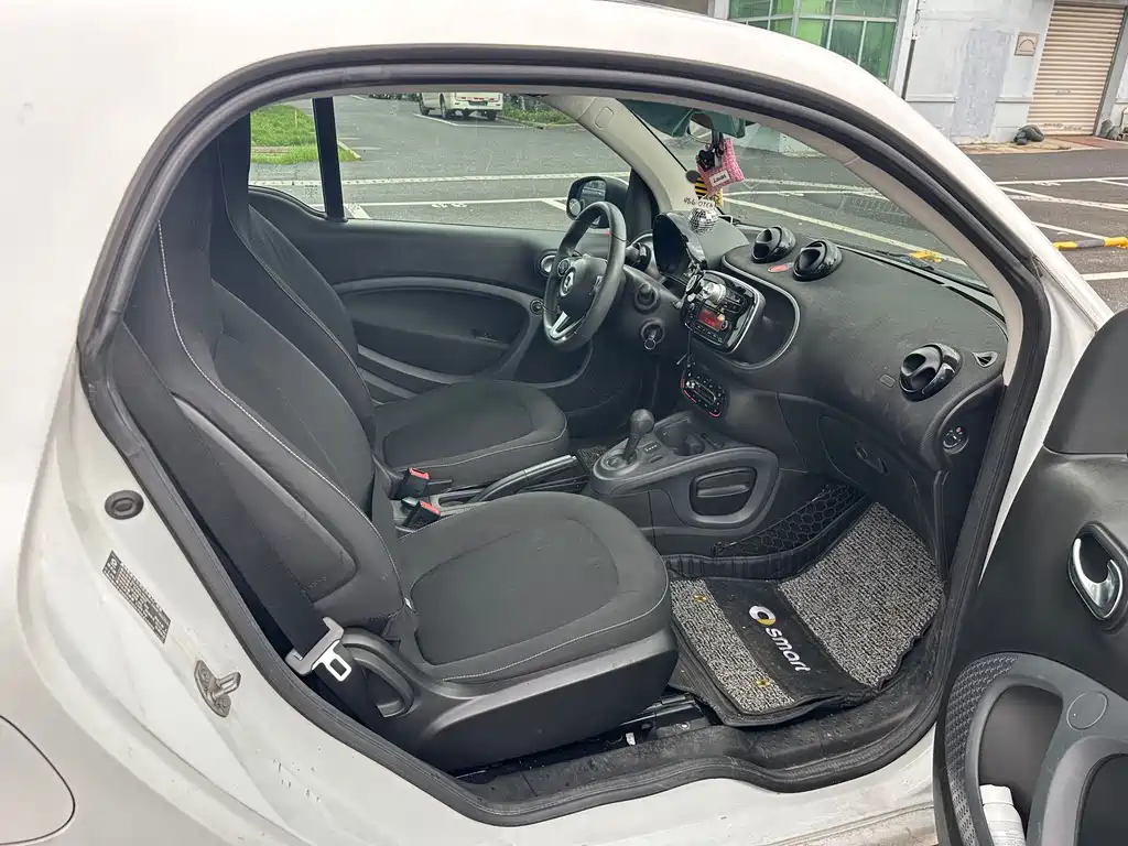 smart fortwo 2019 — фото 16